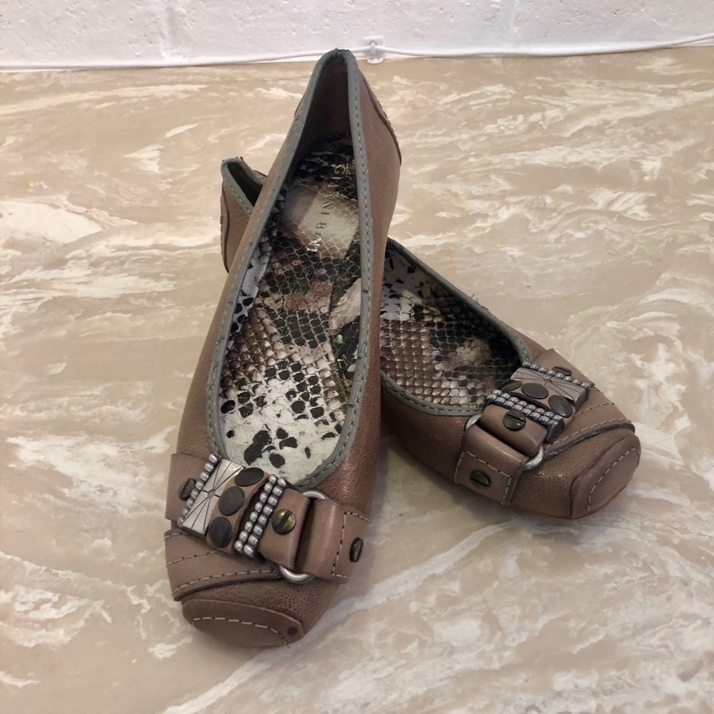 Gianni Bini Taupe Flats